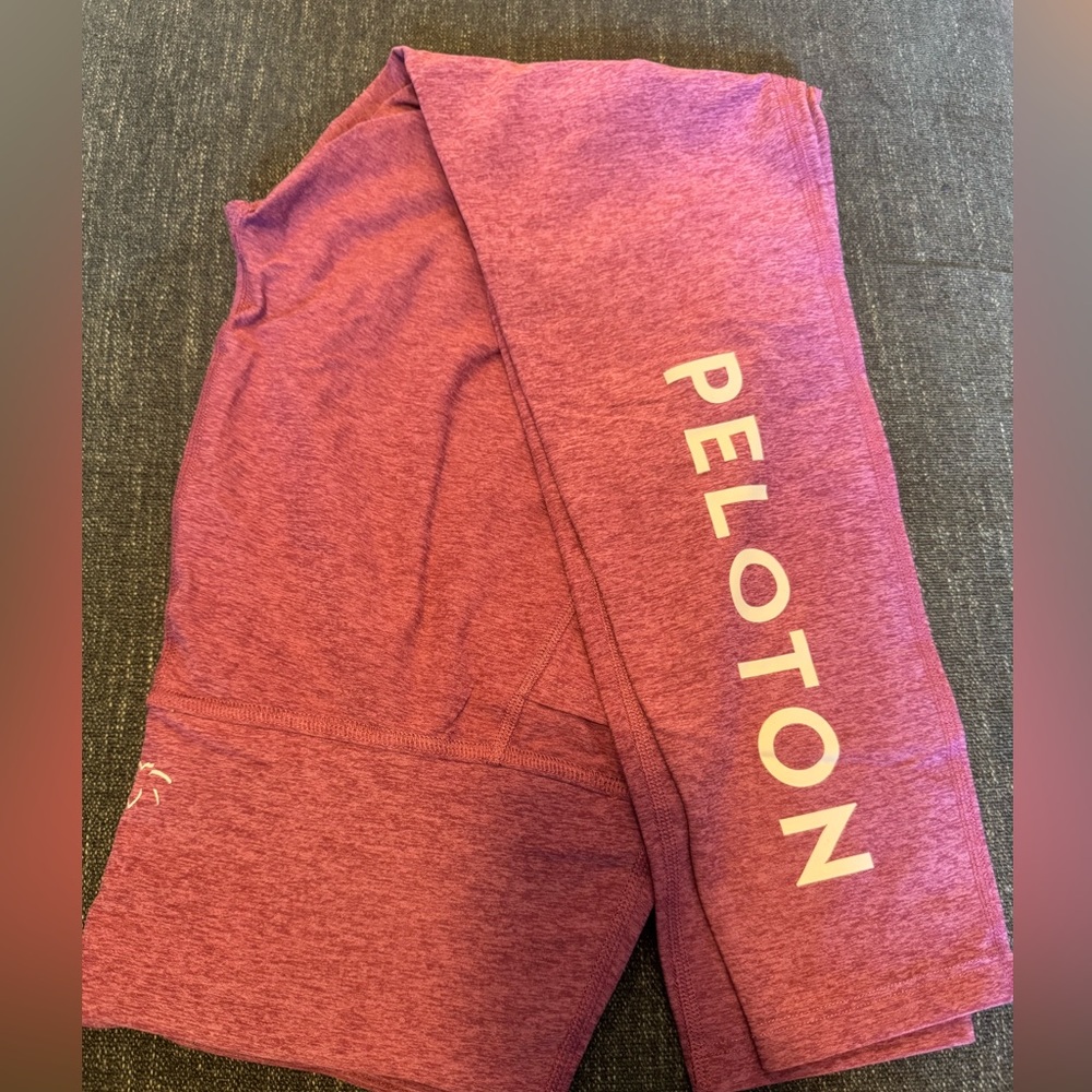 Peloton Beyond Yoga Collab Leggings - GUC